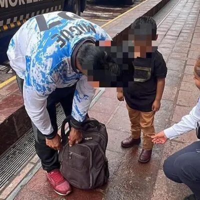 Policía Morelia localiza a menor extraviado y lo reúne con su familia