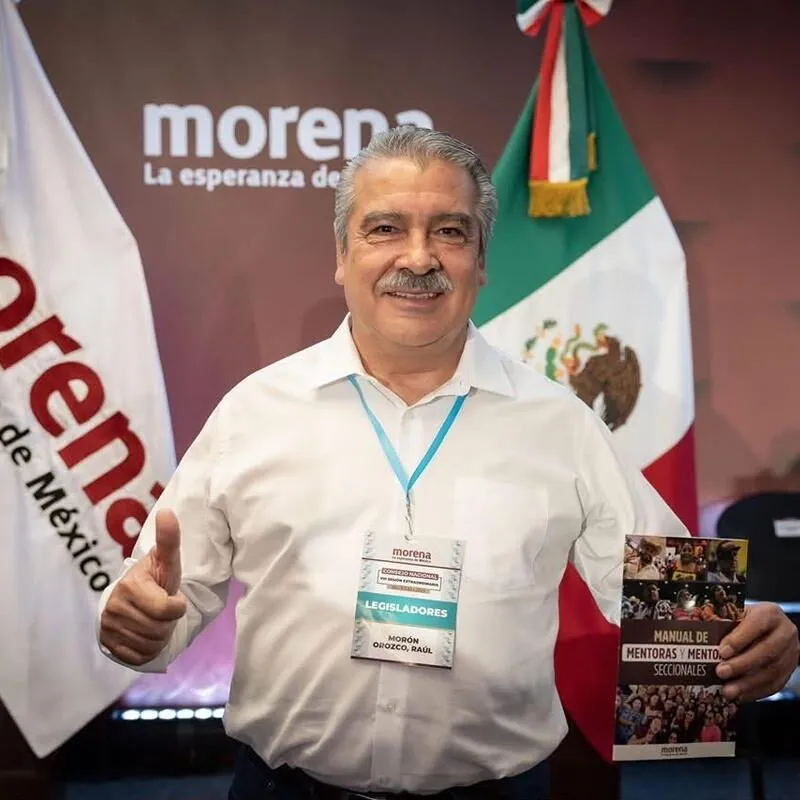 Morón muestra congruencia y solicita licencia indefinida a su cargo como senador