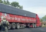 Reportan tiroteos y bloqueos viales en Cotija; autoridades despliegan operativo en la zona