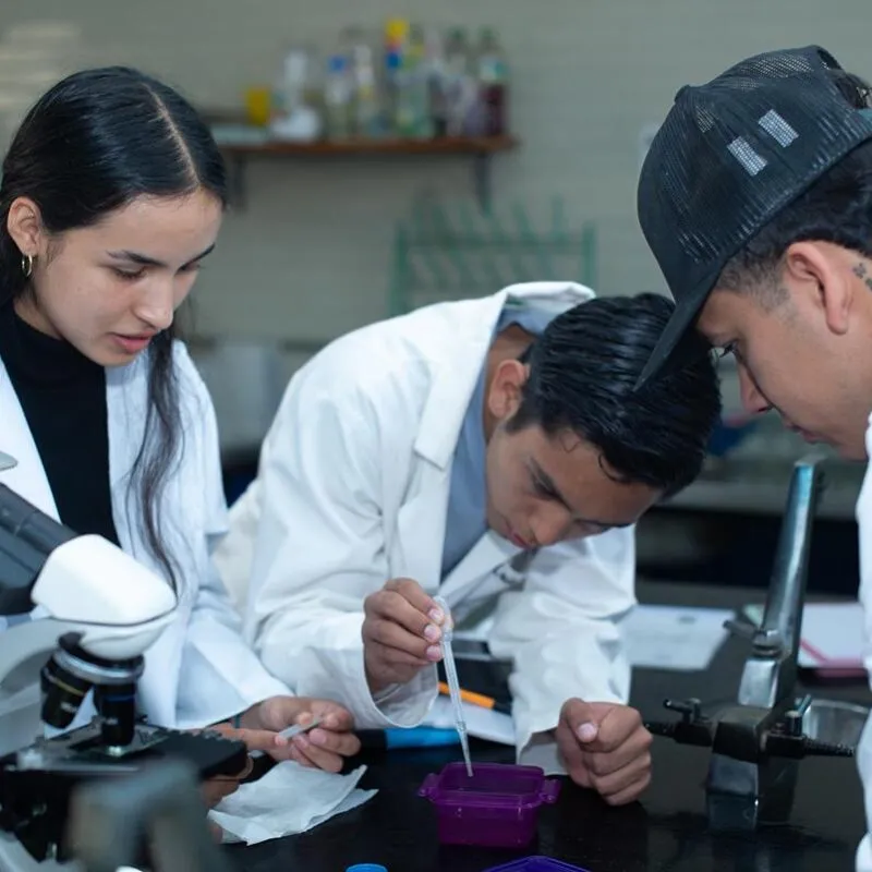 Resaltan estudiantes, apoyo a la ciencia y la investigación en la administración de Yarabí Ávila