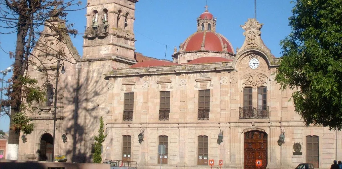 restitución candidatura estudiante Derecho UMSNH