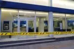Sujetos armados irrumpen en casa de empeño y roban más de 300 mil pesos en mercancía y efectivo