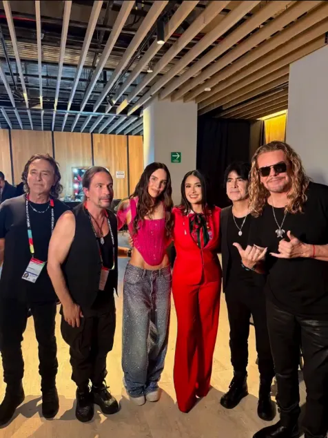 Salma Hayek comparte el detrás de cámaras de la inauguración del Mundial 2026-5