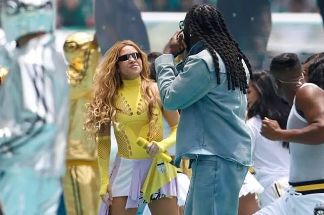 Señalan a Shakira de usar doble en la apertura mundialista