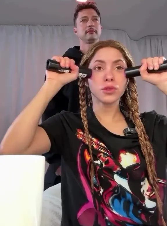 Shakira causa revuelo por su apariencia y resurgen videos de su rutina estética-2