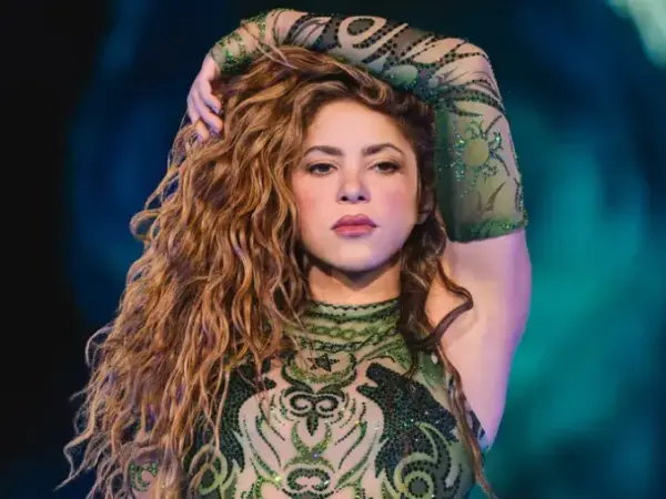 Shakira desata rumores de usar doble en inauguración del mundial