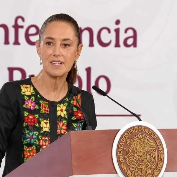 Sheinbaum evalúa regular el acceso a redes sociales para menores e inteligencia artificial