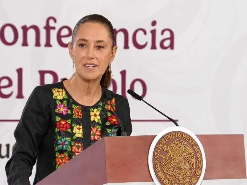 Sheinbaum evalúa regular el acceso a redes sociales para menores e inteligencia artificial