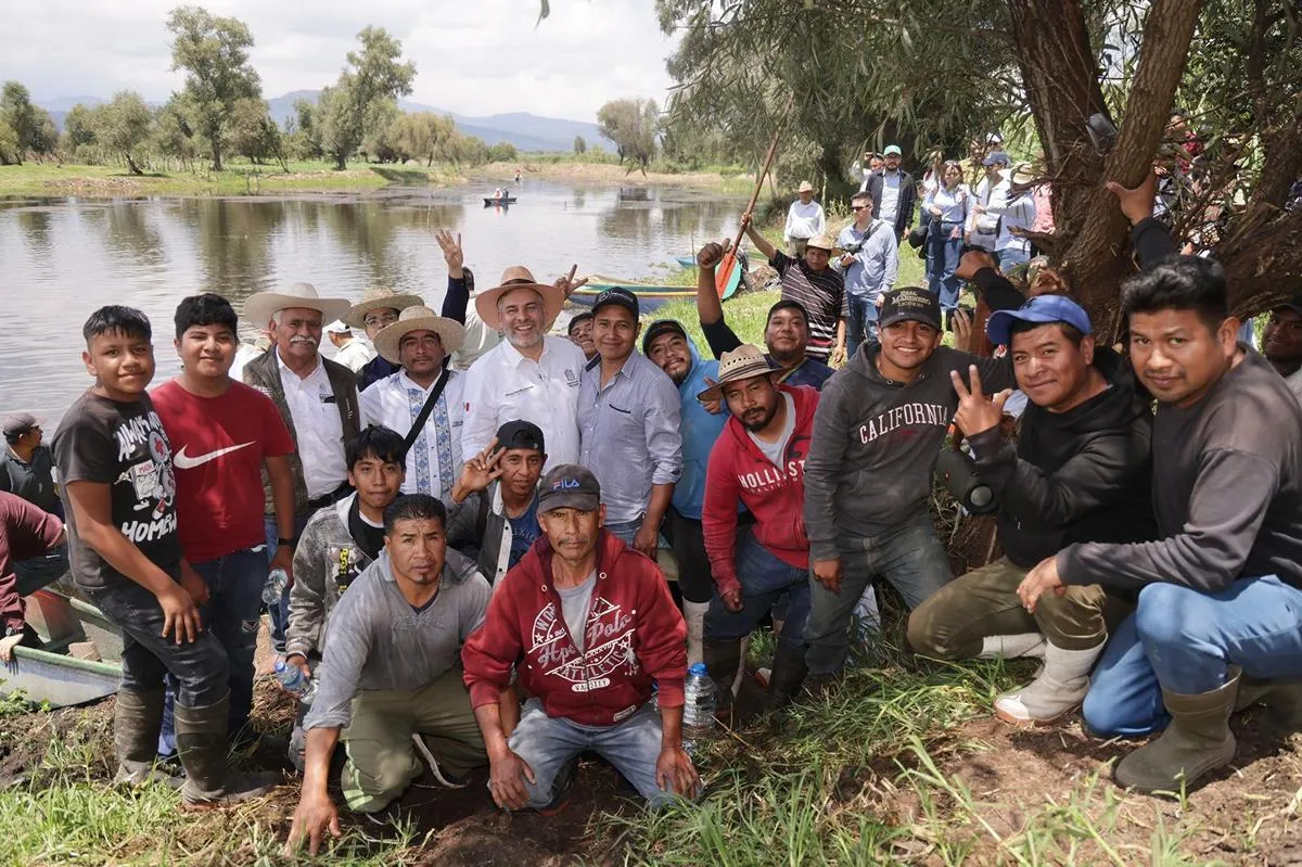 Siembra de 40 mil peces en el lago de Pátzcuaro, prioridad para su rescate