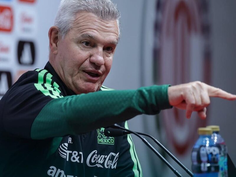 Javier Aguirre analiza reemplazo para Montes ante Corea del Sur