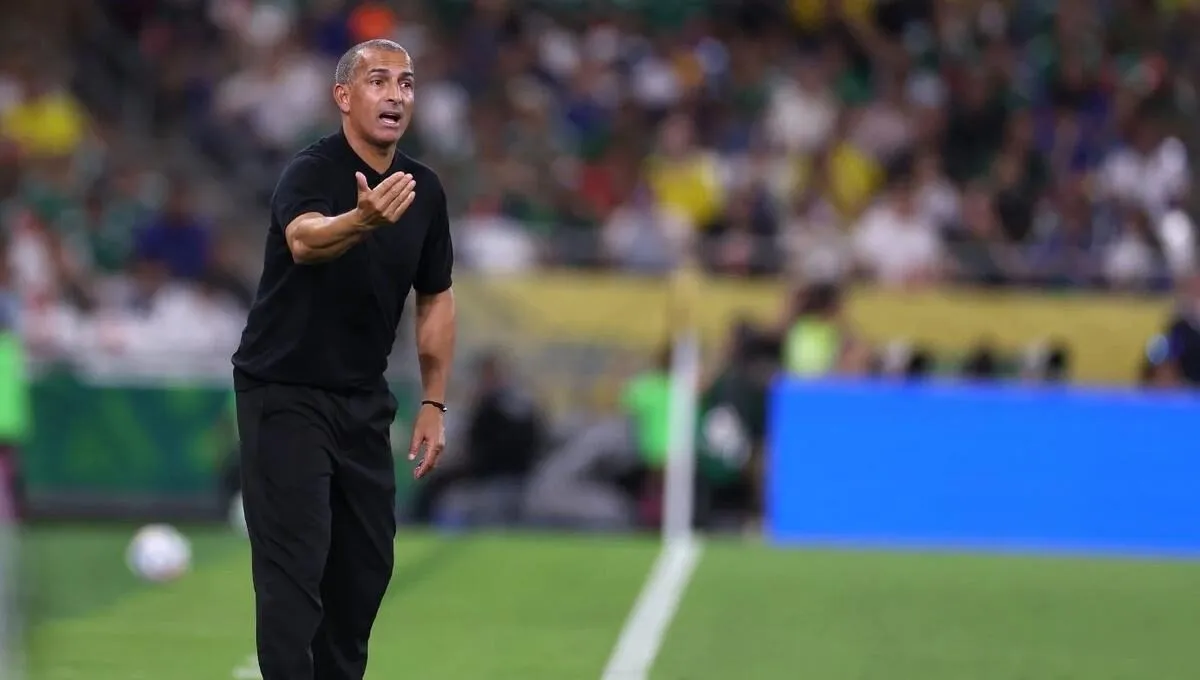 Túnez despide a su entrenador Sabri Lamouchi tras goleada ante Suecia 1