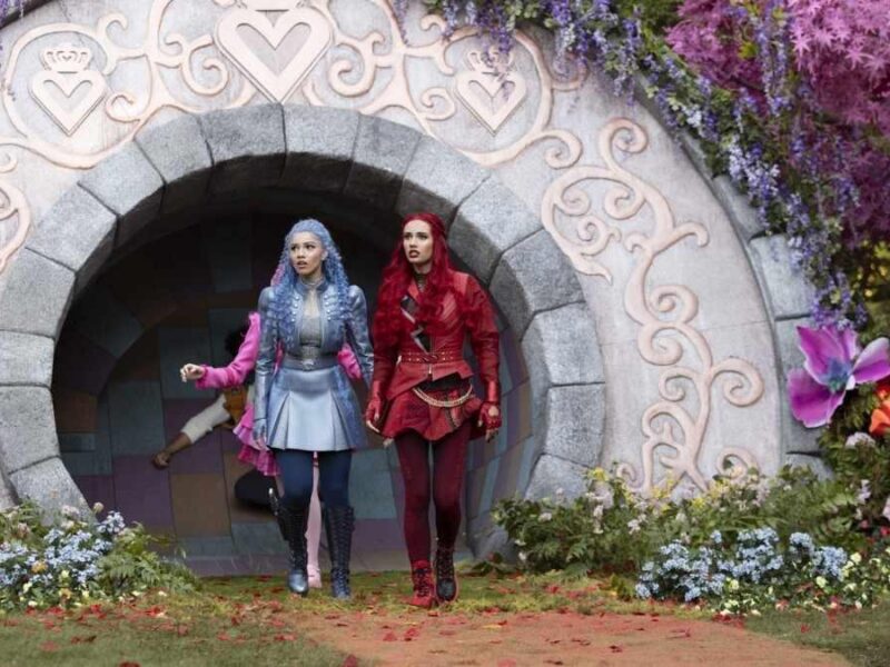 ¿Un nuevo Sombrerero Loco? Lo que revela el tráiler de la nueva película de Disney+ Descendientes