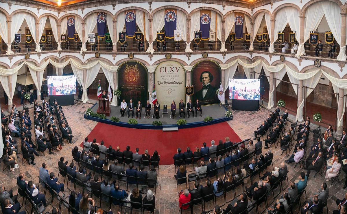 Universidad Michoacana legado Yarabí Ávila 1