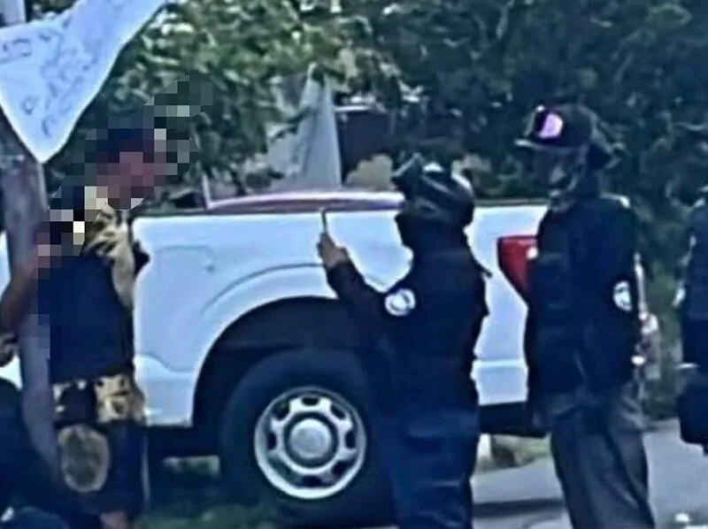 Vecinos retuvieron a hombre por presunto acoso en Villas del Pedregal en Morelia