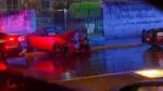 Vuelca automóvil compacto tras chocar contra camellón en Morelia