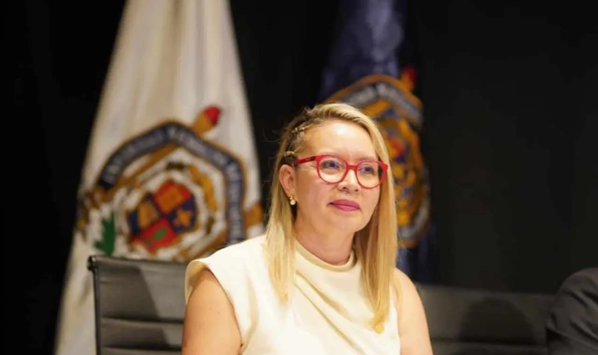 Yarabí Ávila toma protesta a nuevas directoras y directores