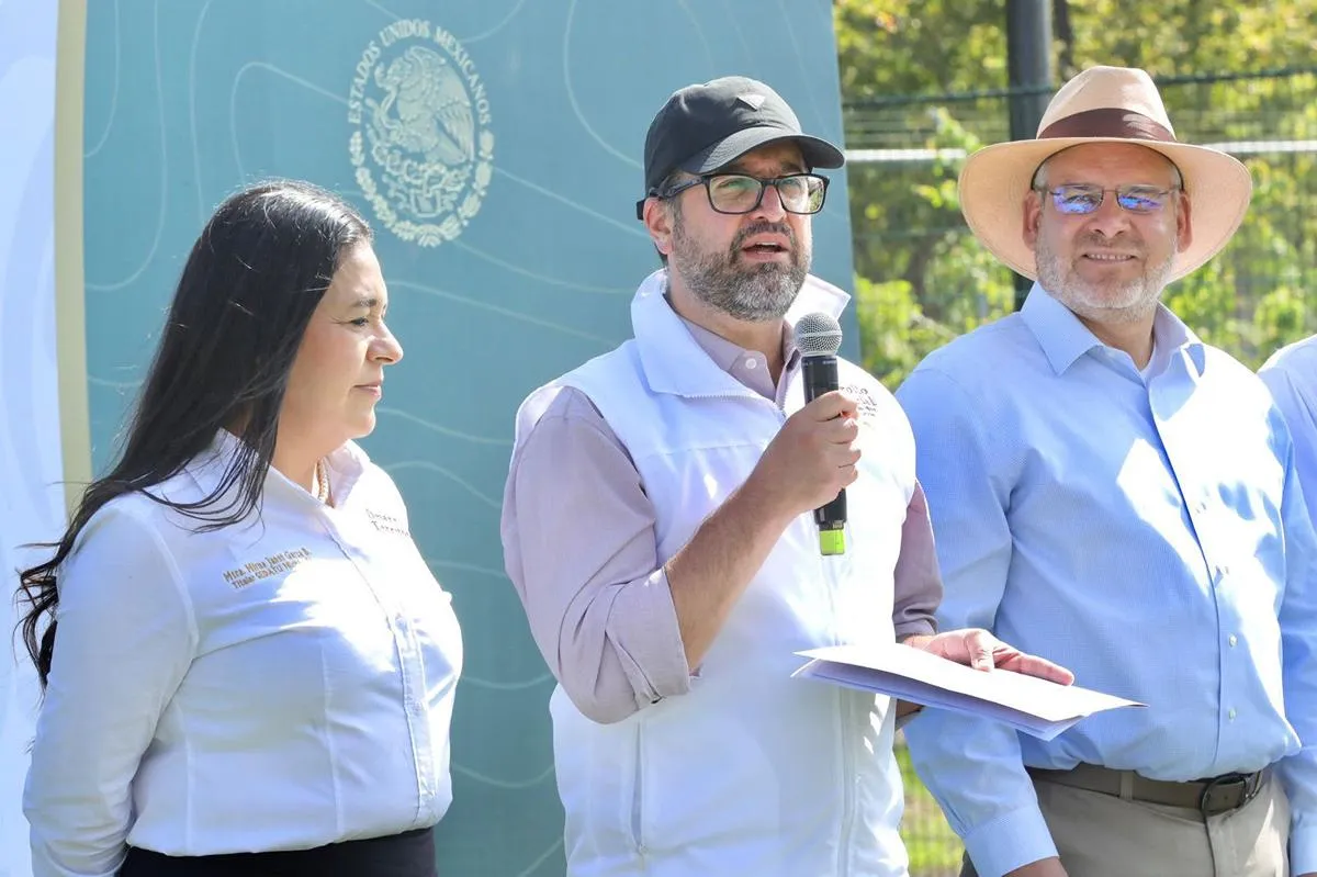 Yurécuaro se suma al "Mundial Social" con nueva cancha de futbol: Bedolla-2