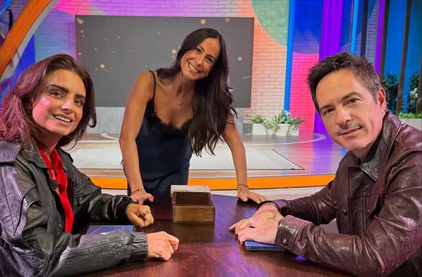 Aislinn Derbez recuerda a su mamá y le confiesa a Mauricio Ochmann: “Me rompiste y me quebraste”-1