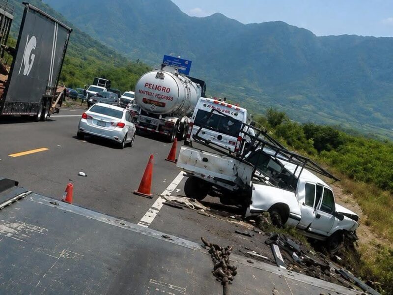 Aparatoso accidente en la Siglo XXI deja dos personas fallecidas y siete más lesionadas