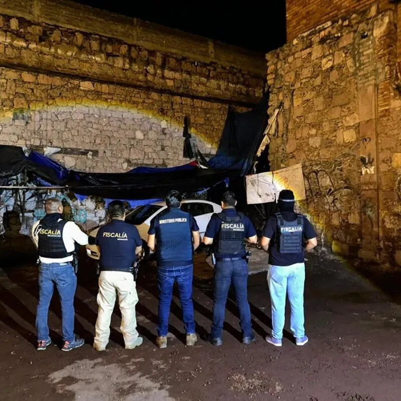 Asegura FGE más de mil 700 dosis de metanfetamina y detiene a tres personas durante cateos en Morelia