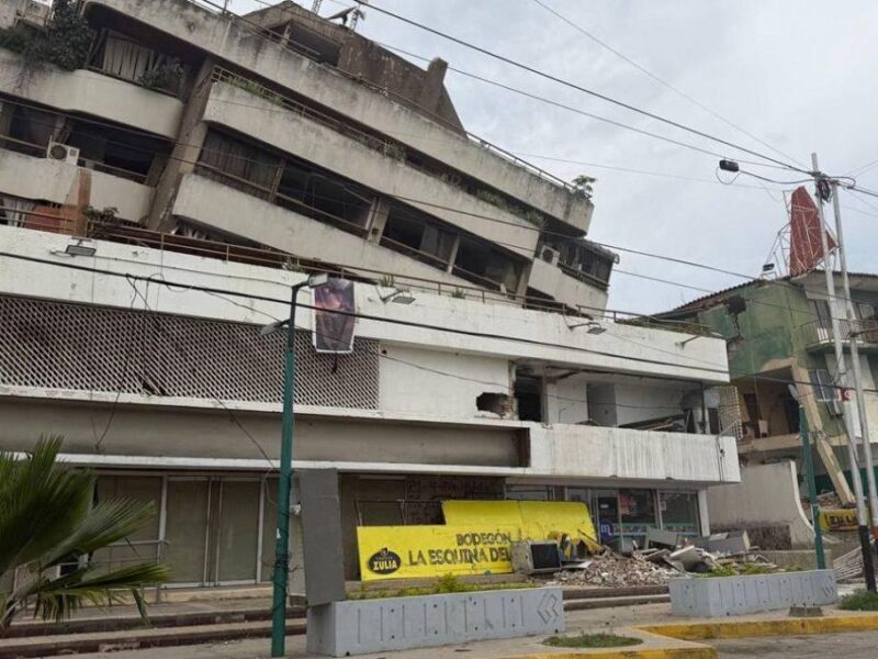 Aumentan a 3 mil 811 los muertos y reportan más de 17 mil personas sin hogar