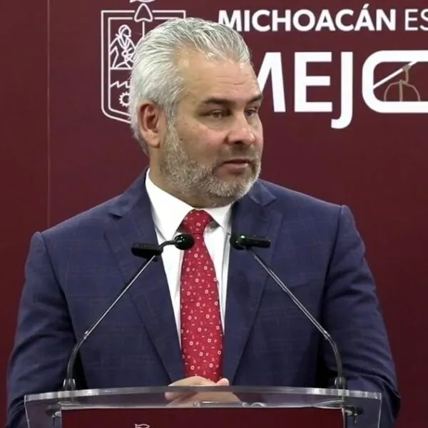 Bedolla confirma reunión con aspirantes; Morena decidirá candidatura, aclara