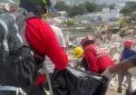 “No te conozco, pero daría la vida por ti”; Bomberos de Zitácuaro continúan labores de apoyo tras sismos en Venezuela