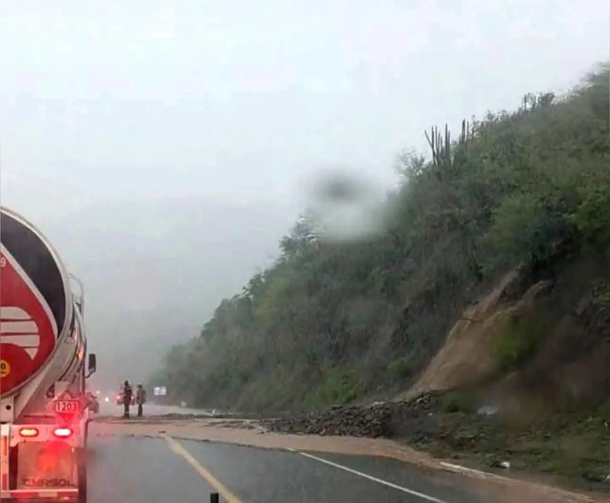 carril circulación derrumbe Siglo XXI 1