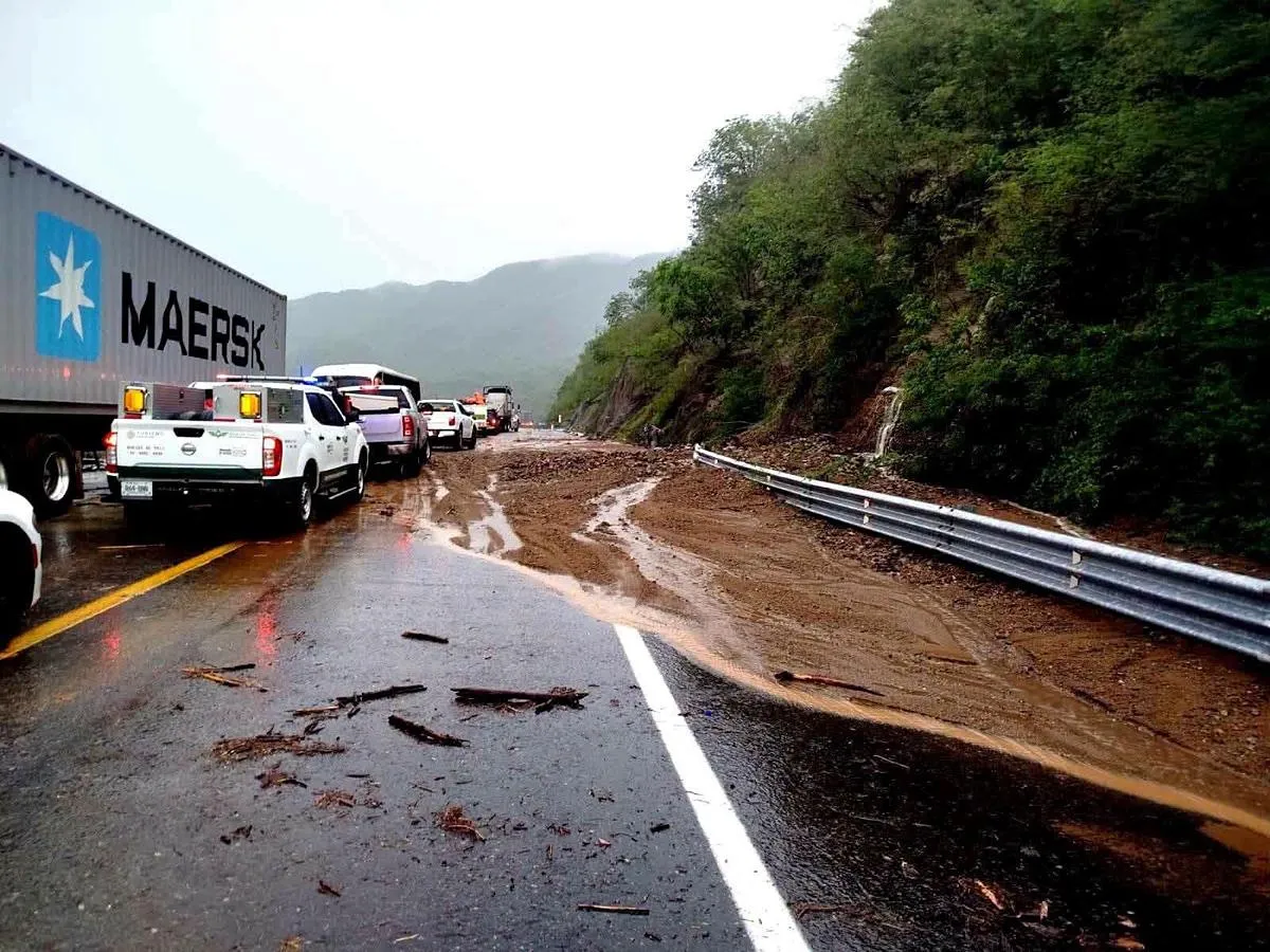 carril circulación derrumbe Siglo XXI