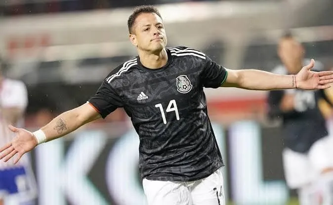 Chicharito no jugará en Atlético Morelia