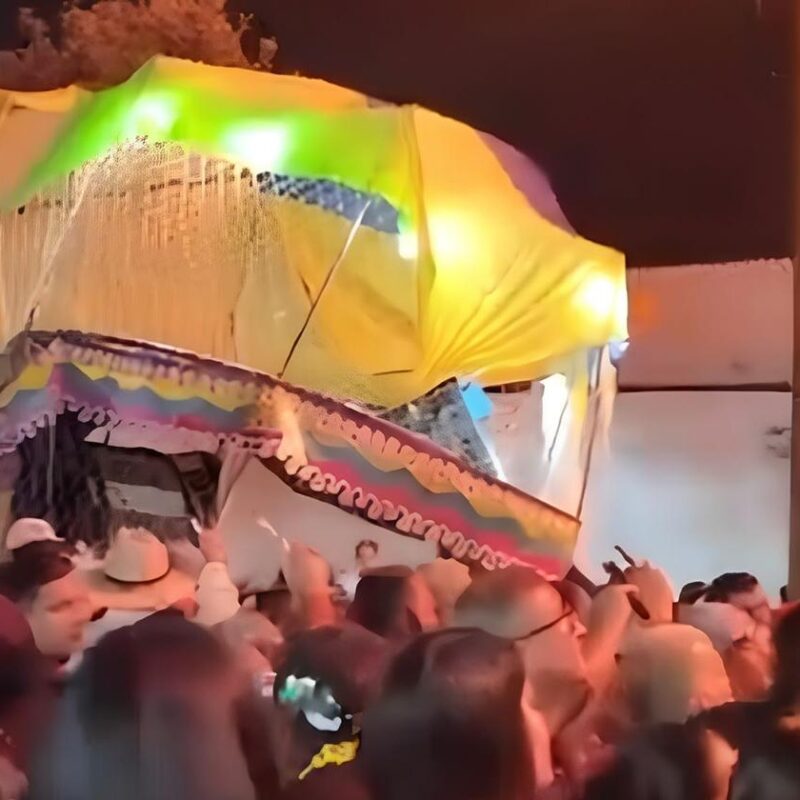 Colapsa “brincolín” durante fiesta patronal en Uruapan; deja cinco menores con lesiones