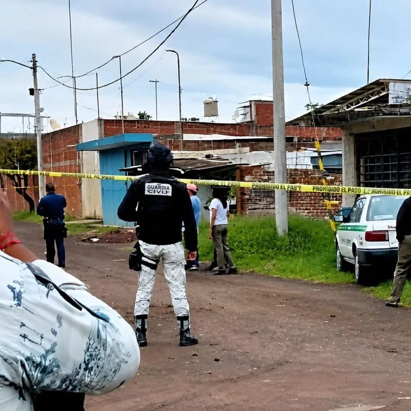 Hallan sin vida y con huellas de violencia el cuerpo de un hombre al interior de su domicilio en Uruapan
