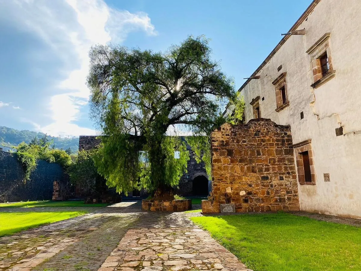 Descubre los museos comunitarios, sitios con vestigios arqueológicos e indumentaria tradicional