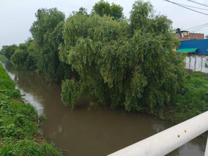 Desfogue de presa Hacienda Tiníjaro Morelia vigilancia