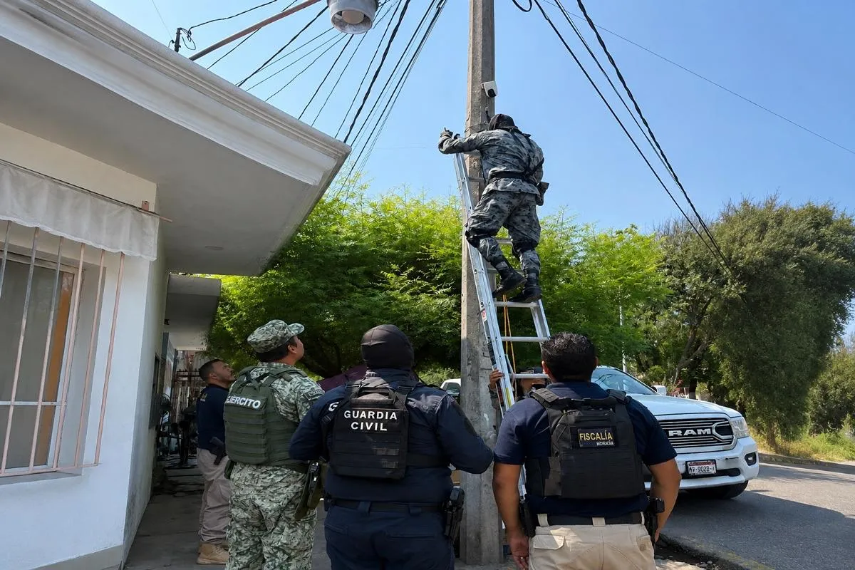 Desmantelan red de 13 cámaras de videovigilancia ilegal en Apatzingán, Michoacán