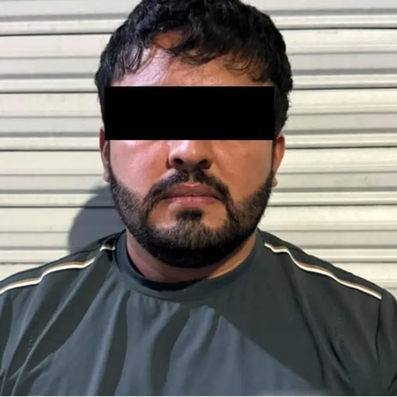 Detenido un médico cirujano en Apatzingán, presuntamente en posesión de un arma, cargadores y droga