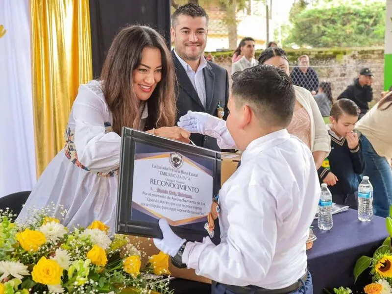 educación Zacapu Mónica Valdez Pulido