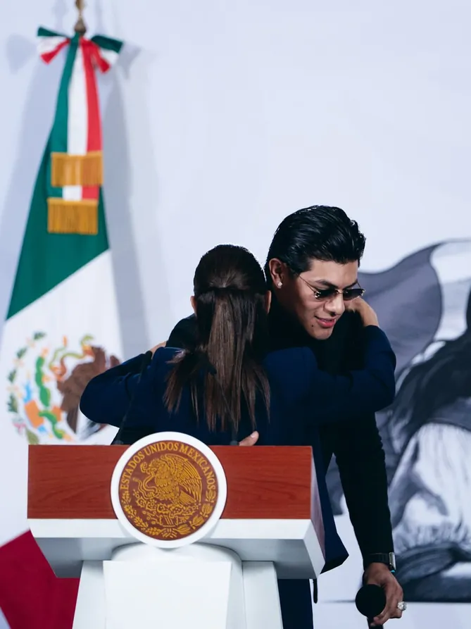El Bogueto responde al hate por aparecer en la mañanera de Claudia Sheinbaum: "No critiquen, den ejemplo"-1