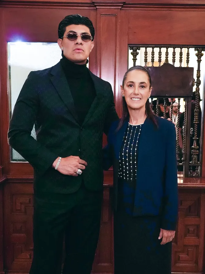 El Bogueto responde al hate por aparecer en la mañanera de Claudia Sheinbaum: "No critiquen, den ejemplo"-2