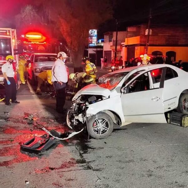 El conductor de un vehículo resultó lesionado tras accidente ocurrido en Morelia