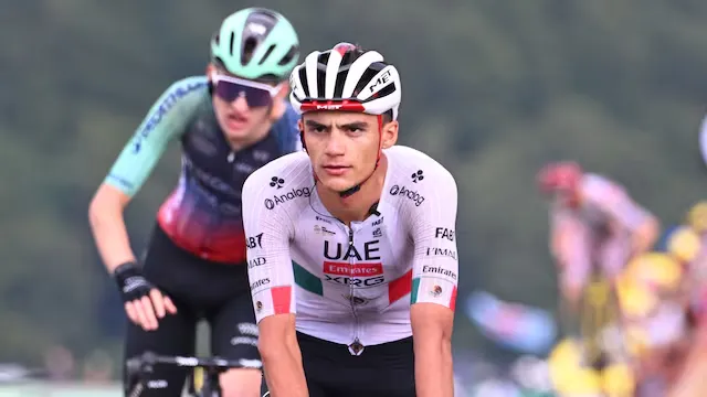 El mexicano Isaac del Toro tras la Etapa 17 del Tour de Francia se mantiene en tercer lugar y con el maillot blanco