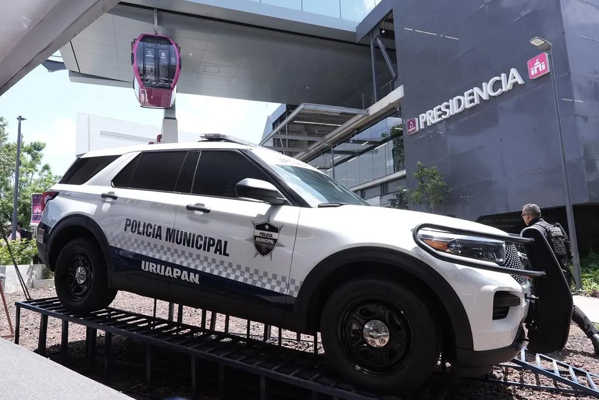 Entrega Bedolla patrullas de última generación para reforzar la seguridad en Uruapan-2