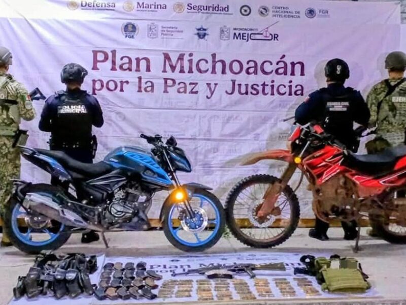 Equipo táctico, armas, cartuchos útiles y motocicletas fueron aseguradas durante operativo en Apatzingán