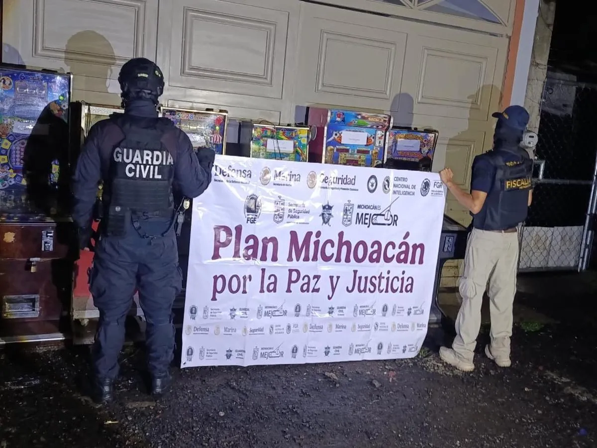 FGE asegura 49 máquinas tragamonedas, narcóticos y detiene a un hombre-1