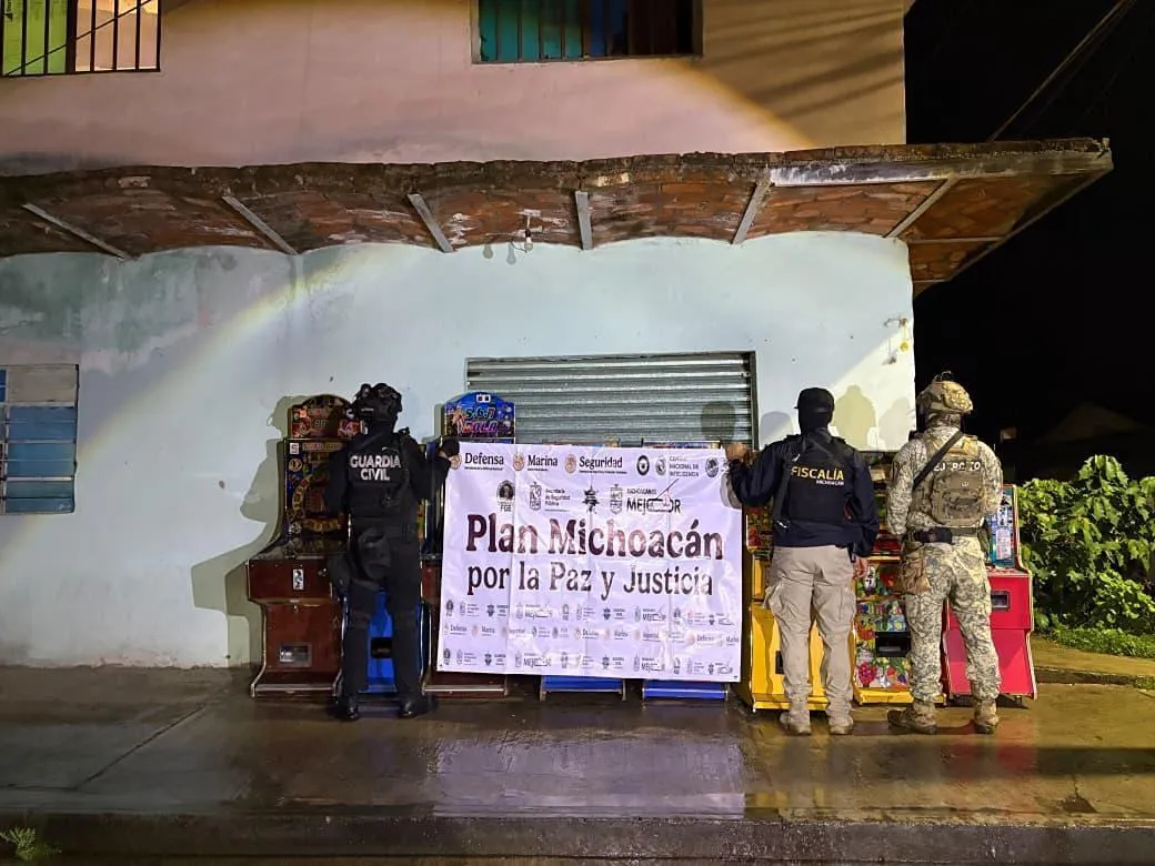 FGE asegura 49 máquinas tragamonedas, narcóticos y detiene a un hombre-2