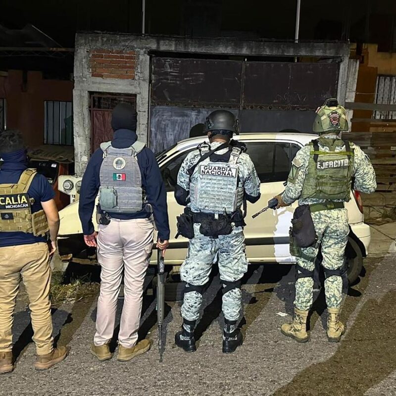 FGE ejecuta dos cateos en Tarímbaro; asegura 722 dosis de droga y detiene a tres personas