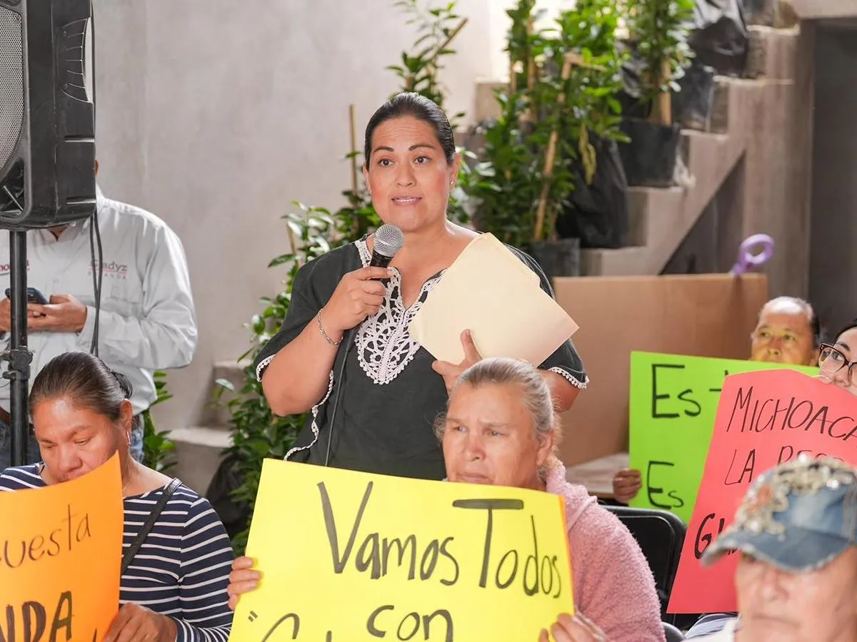 Gladyz Butanda Macías mujeres campesinos Copándaro 2