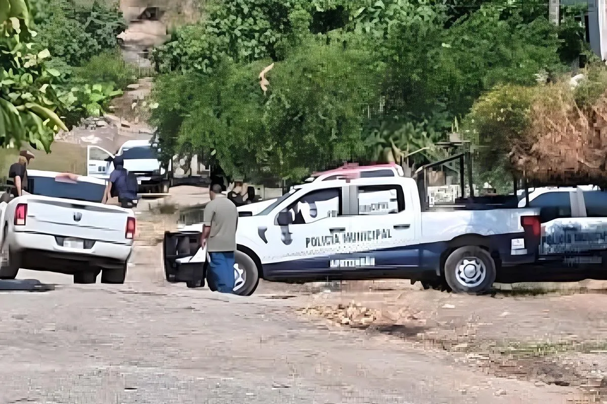 Hallan a un hombre sin vida con impactos de bala en una calle de Apatzingán