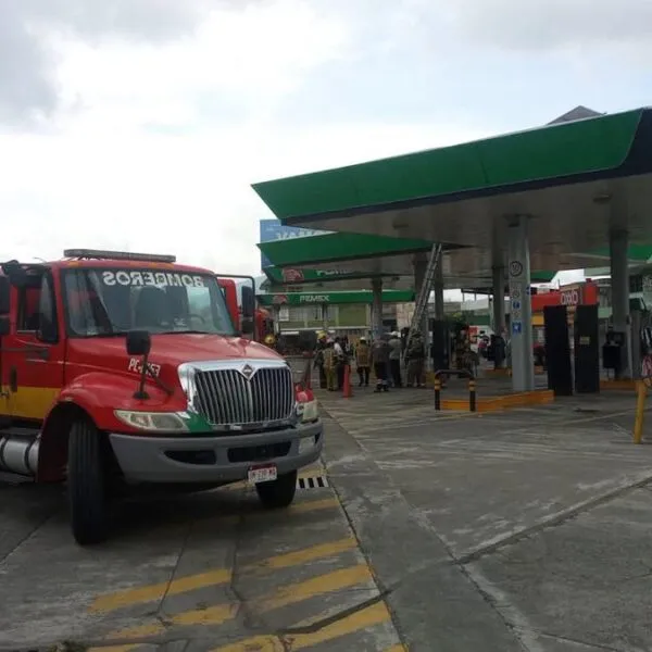 Incendio en gasolinera de Uruapan moviliza a cuerpos de emergencia; no se reportan lesionados