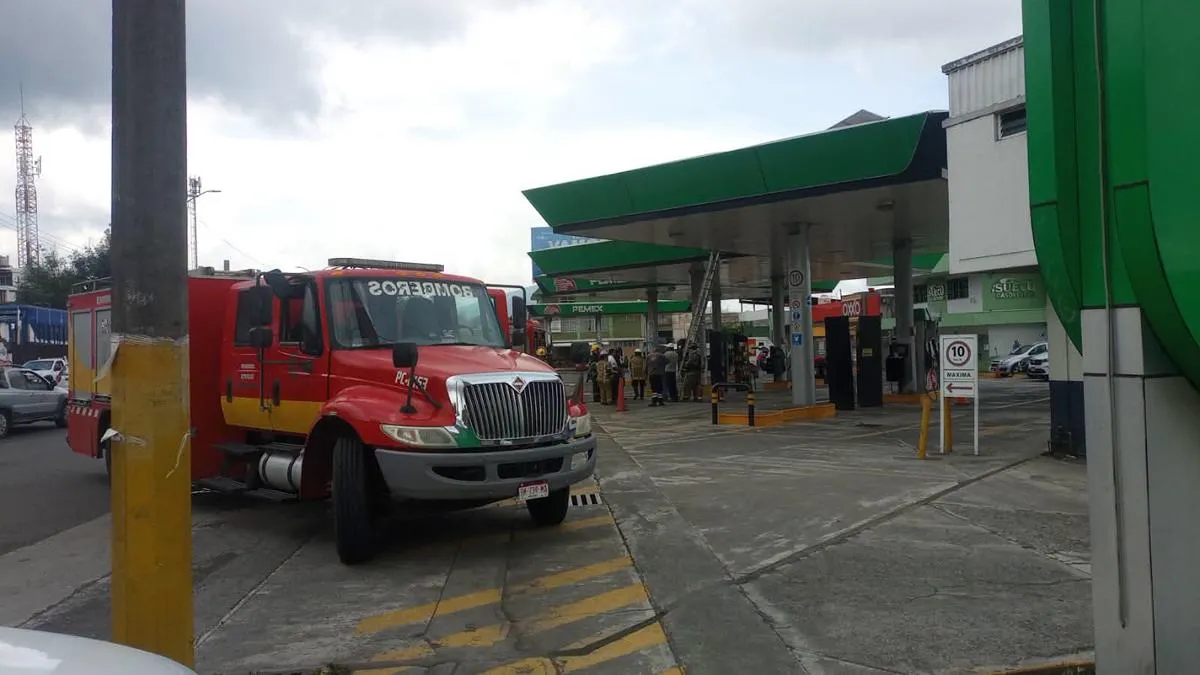 Incendio en gasolinera de Uruapan moviliza a cuerpos de emergencia; no se reportan lesionados